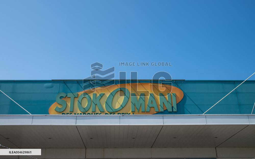 Illustration - Store and Shopping Center - Coignières