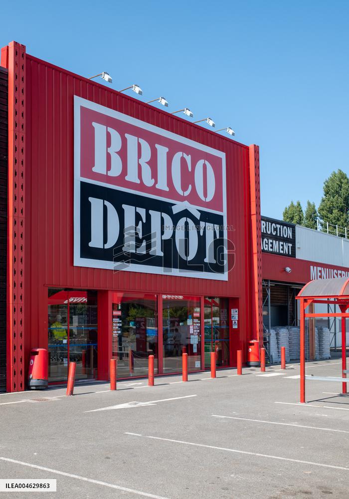 Illustration - Store and Shopping Center - Coignières