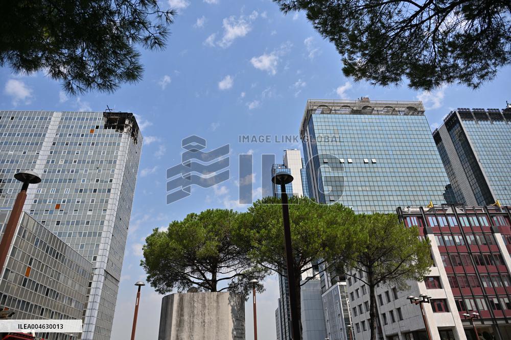 Fire in a building in the Business District - Naples