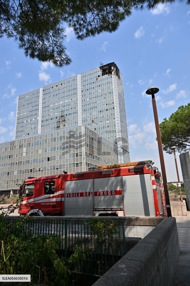 Fire in a building in the Business District - Naples
