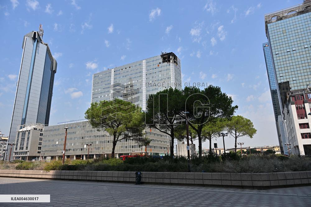 Fire in a building in the Business District - Naples