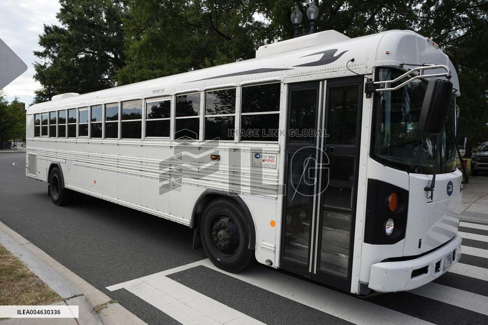 Member of the National Guard arrive - Washington