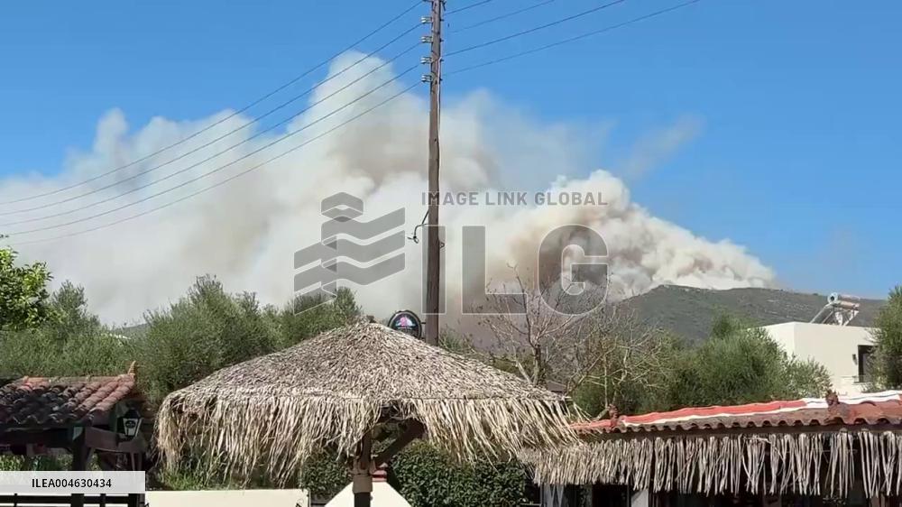 Greece: Massive Wildfire Rages in Zakynthos, Forceing Evacuations