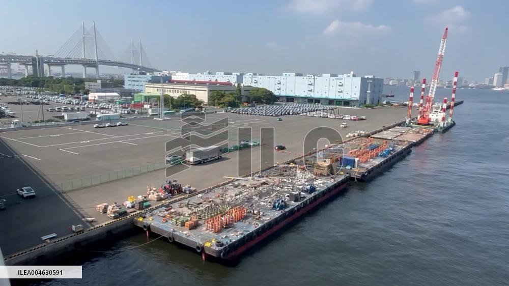 [Breaking News]Yokohama fireworks barge fire