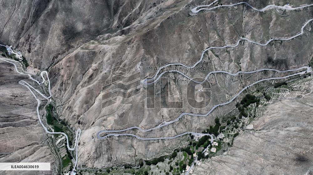 Winding Road in Tibet