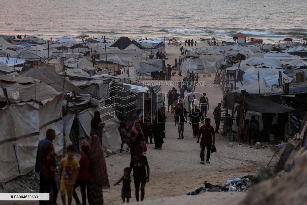 Gaza City Displacement Tents Erected for Evacuees - Gaza