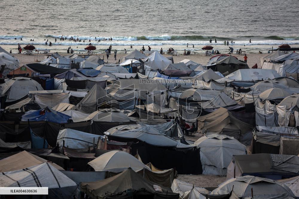 Gaza City Displacement Tents Erected for Evacuees - Gaza