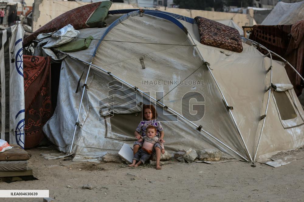 Gaza City Displacement Tents Erected for Evacuees - Gaza