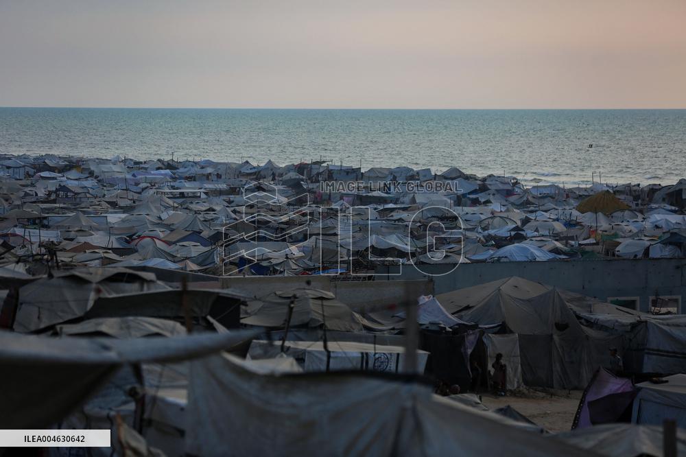 Gaza City Displacement Tents Erected for Evacuees - Gaza