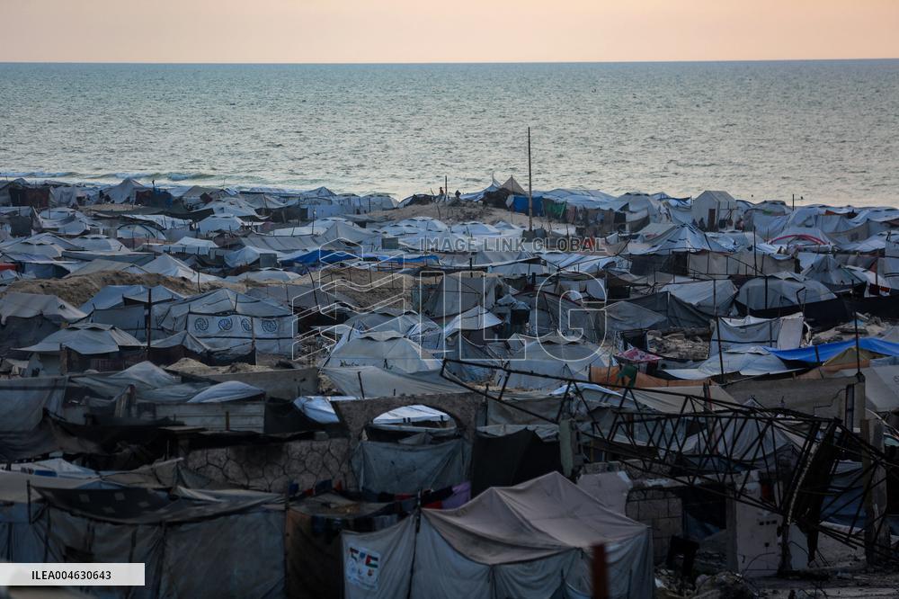 Gaza City Displacement Tents Erected for Evacuees - Gaza