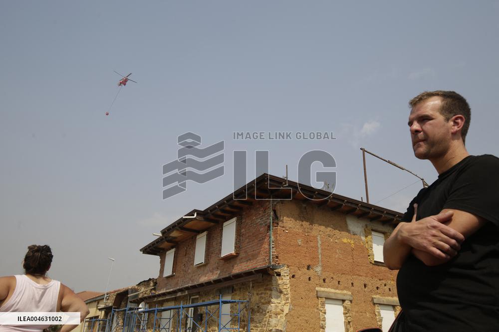 One Dead and More than 5,000 People Evacuated as Fires Ravage Leon - Spain