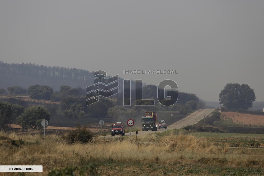 One Dead and More than 5,000 People Evacuated as Fires Ravage Leon - Spain