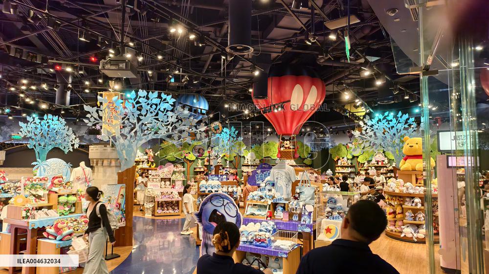 World's Largest Disney Store 10th Anniversary