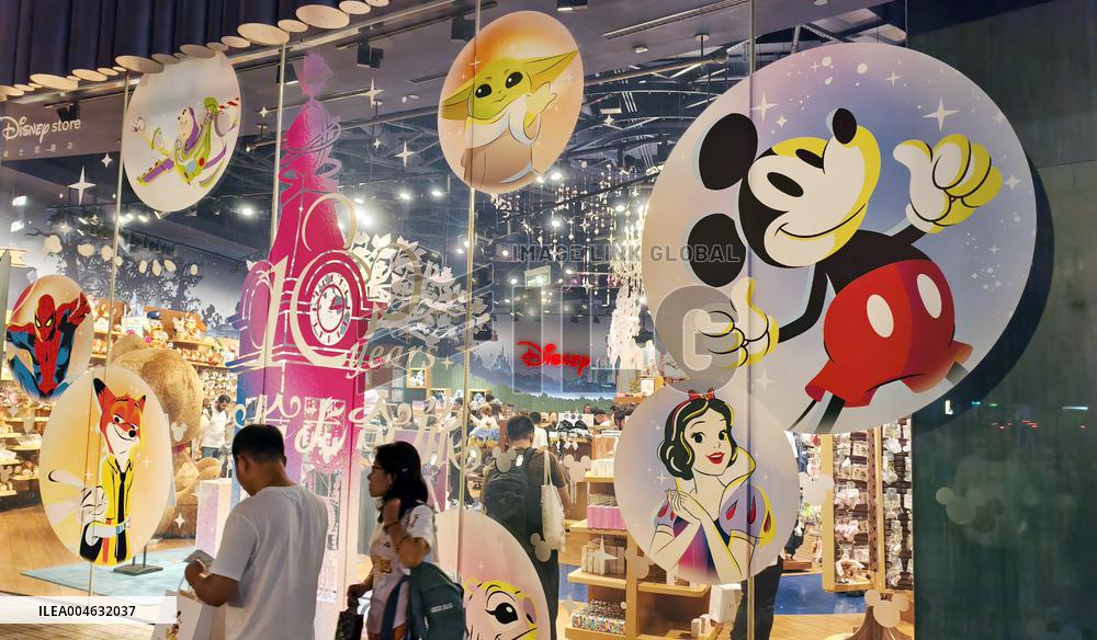 World's Largest Disney Store 10th Anniversary