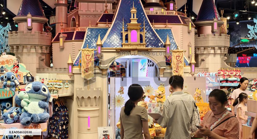 World's Largest Disney Store 10th Anniversary