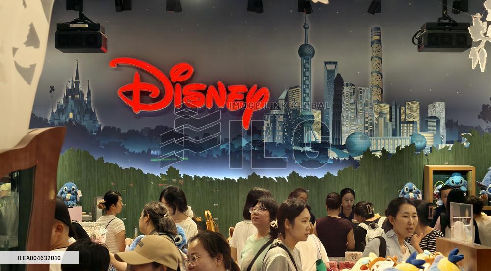 World's Largest Disney Store 10th Anniversary