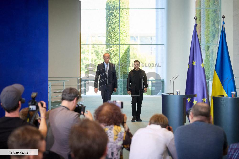 Federal Chancellor Merz Receives President Zelenskyy - Berlin