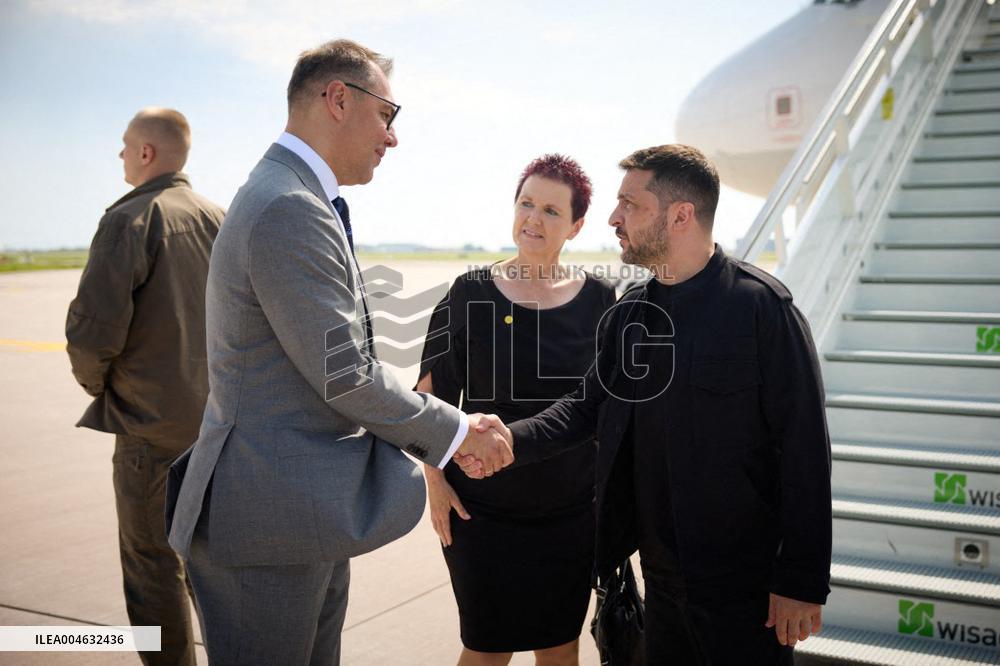Federal Chancellor Merz Receives President Zelenskyy - Berlin
