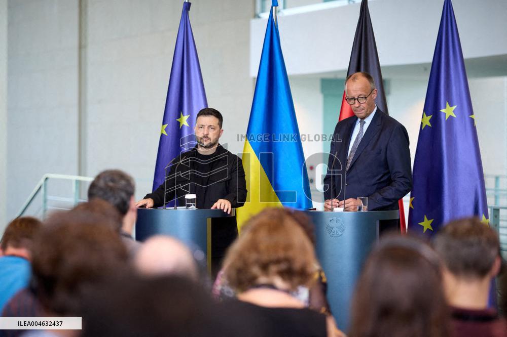 Federal Chancellor Merz Receives President Zelenskyy - Berlin