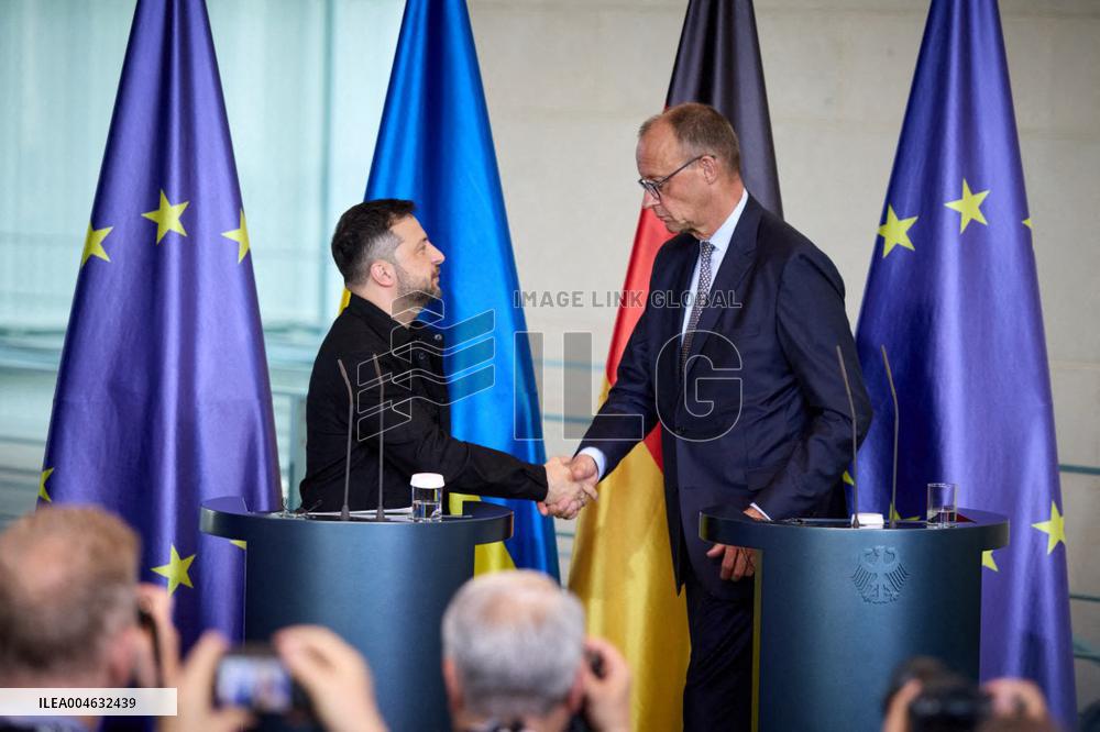 Federal Chancellor Merz Receives President Zelenskyy - Berlin