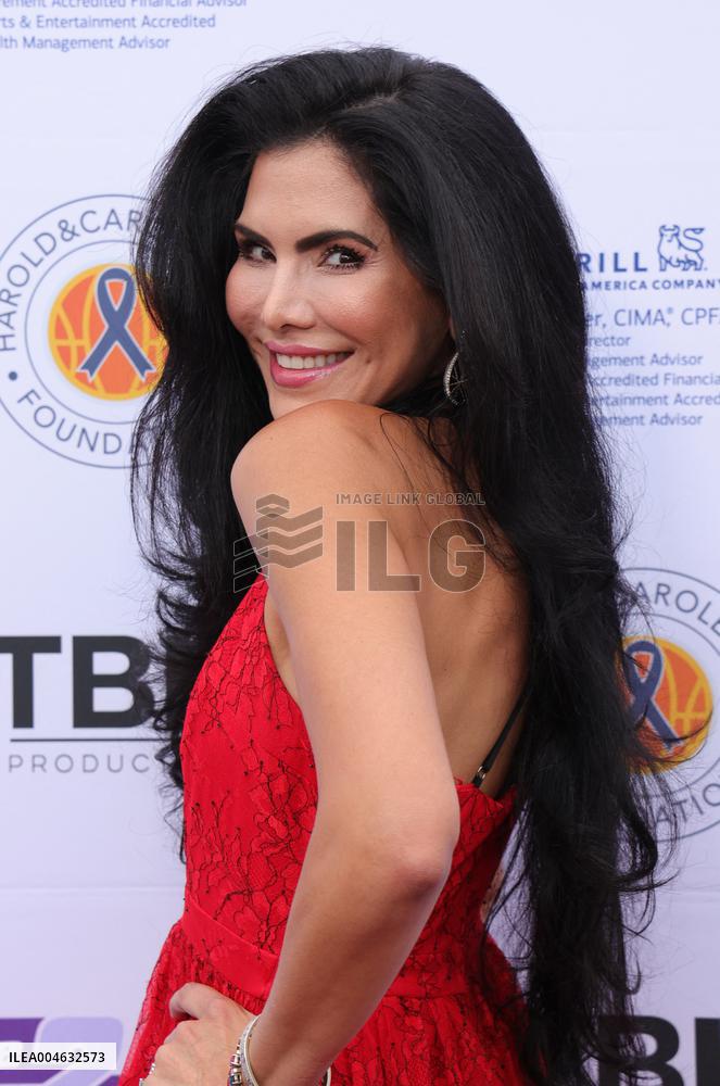 The We2Matter '100 Women Matter Gala' - LA