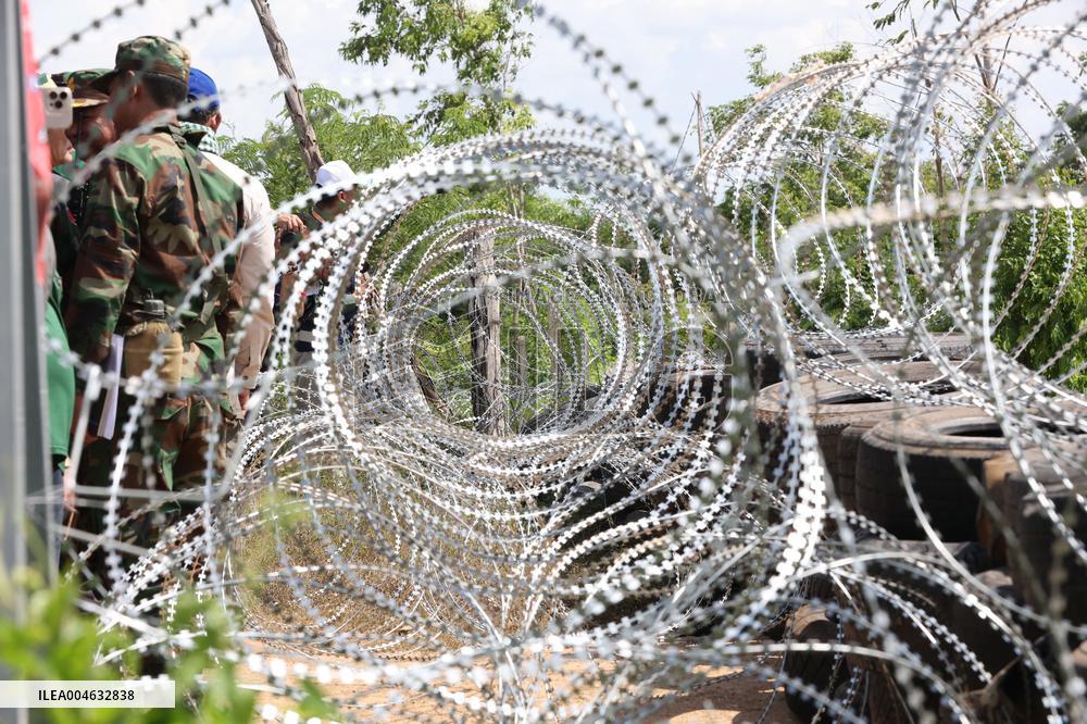 CAMBODIA-BANTEAY MEANCHEY-THAILAND-BORDER-BARBED WIRE & TYRES