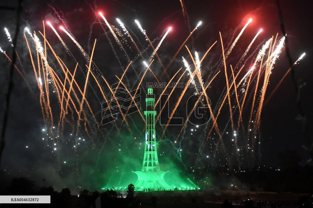 Lahore Celebrates Independence Day with Fireworks - Pakistan
