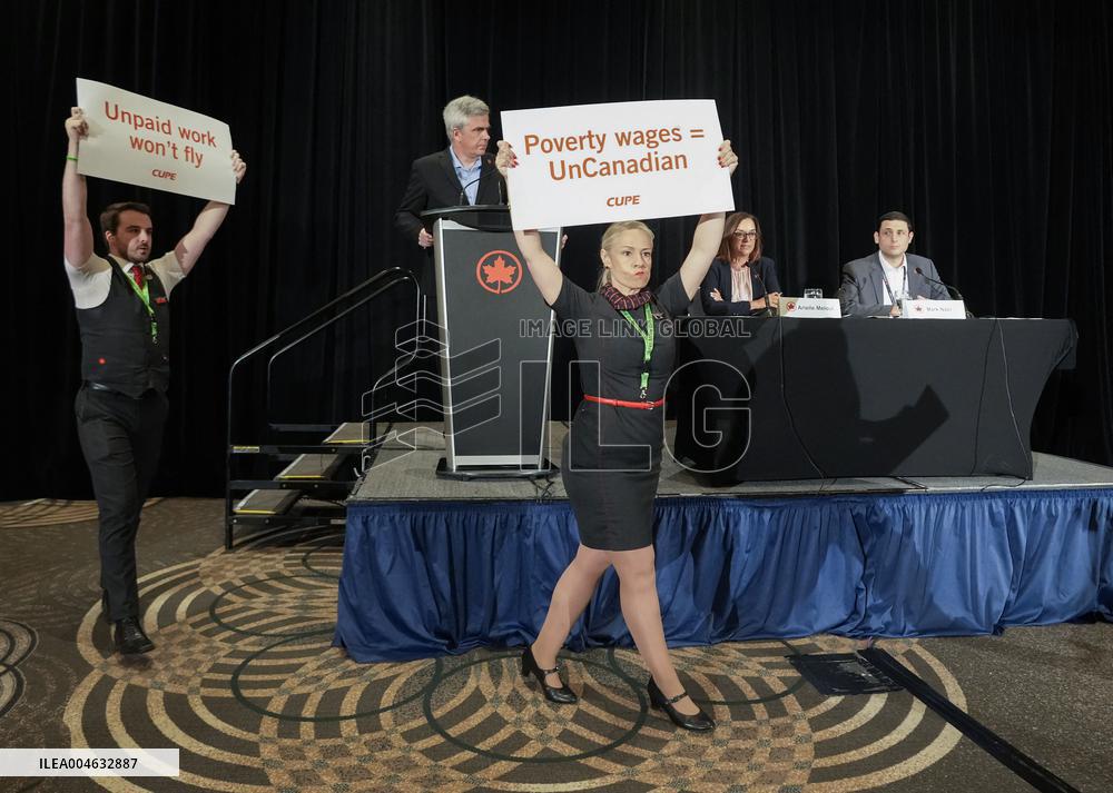 Air Canada Flight Attendants Disrupt Press Conference Amid Strike Threat - Toronto