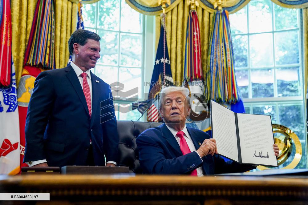 President Trump delivers remarks from the Oval Office