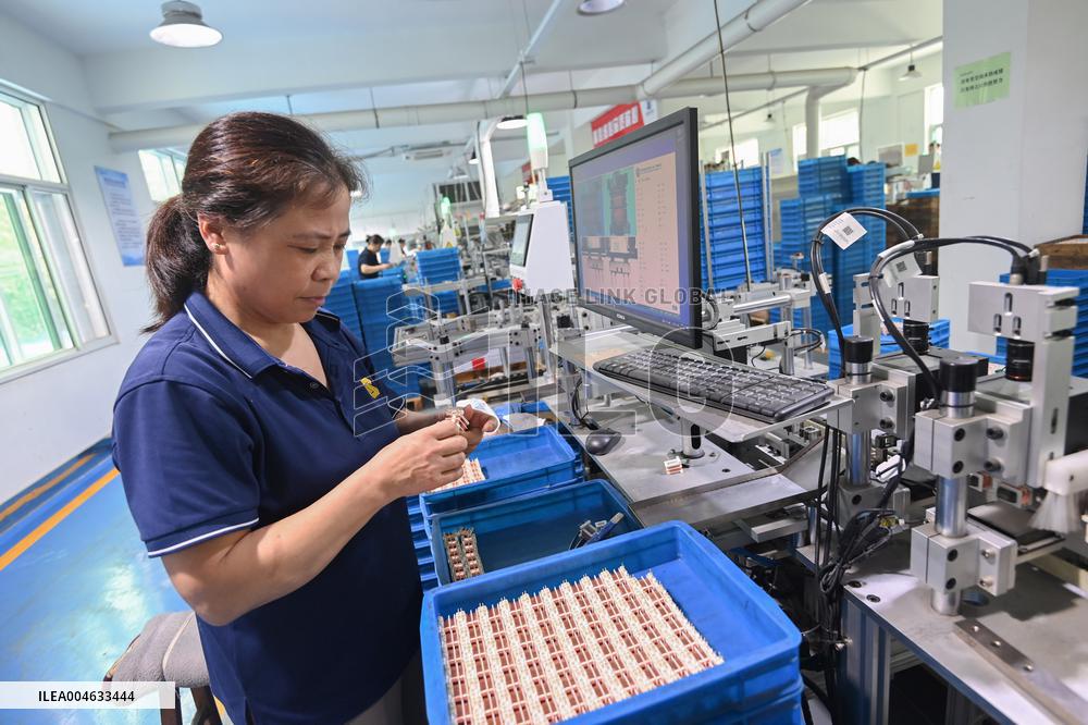 Electronic Component Manufacturing in Qingzhou