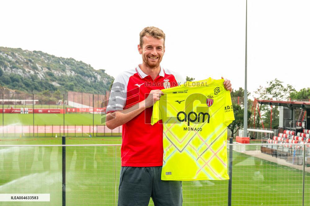 Player Spotlight Lukas Hradecky Joins AS Monaco - La Turbie