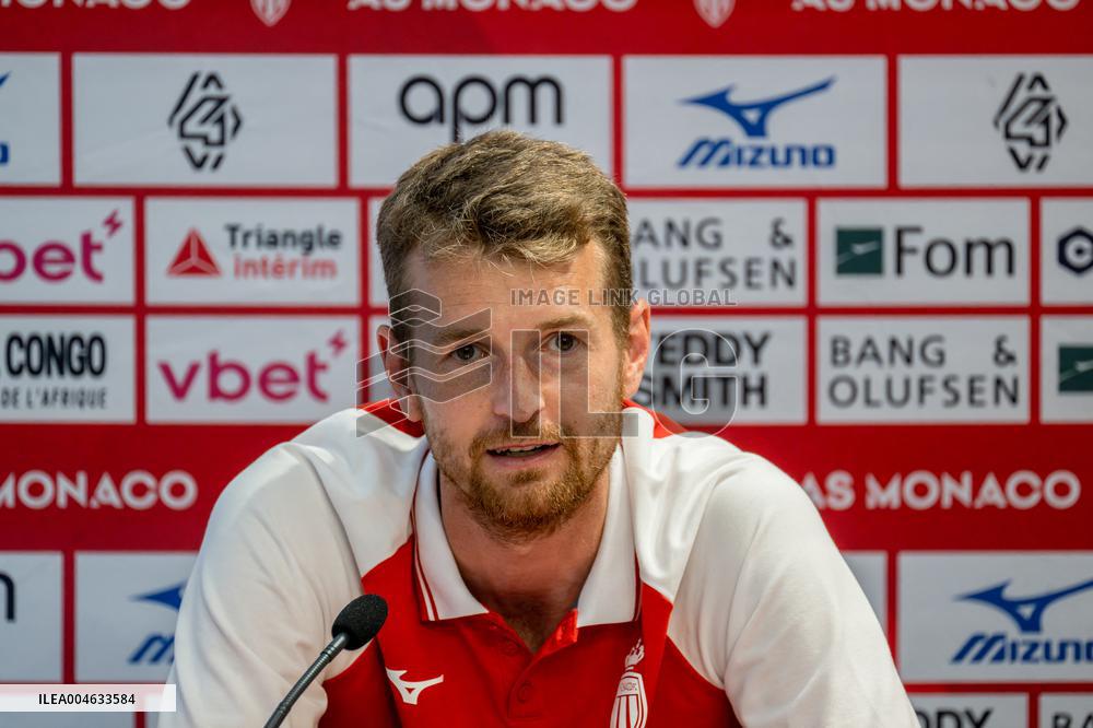 Player Spotlight Lukas Hradecky Joins AS Monaco - La Turbie