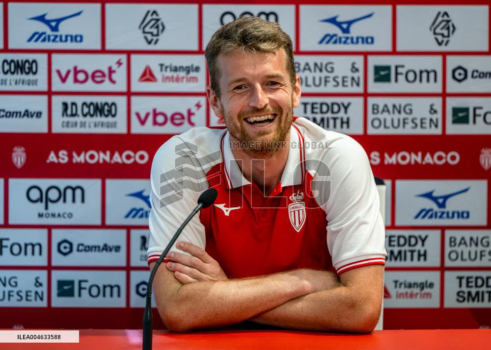Player Spotlight Lukas Hradecky Joins AS Monaco - La Turbie