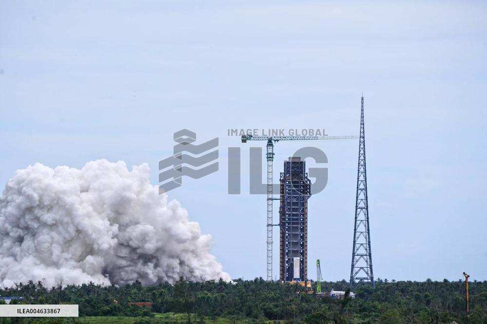 Hainan Long March 10 Rocket Fire Test - China