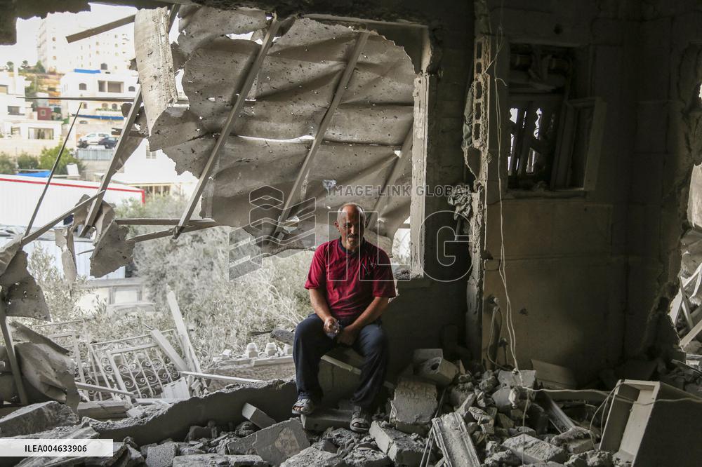 Israeli Forces Demolish Hebron Home - Palestine