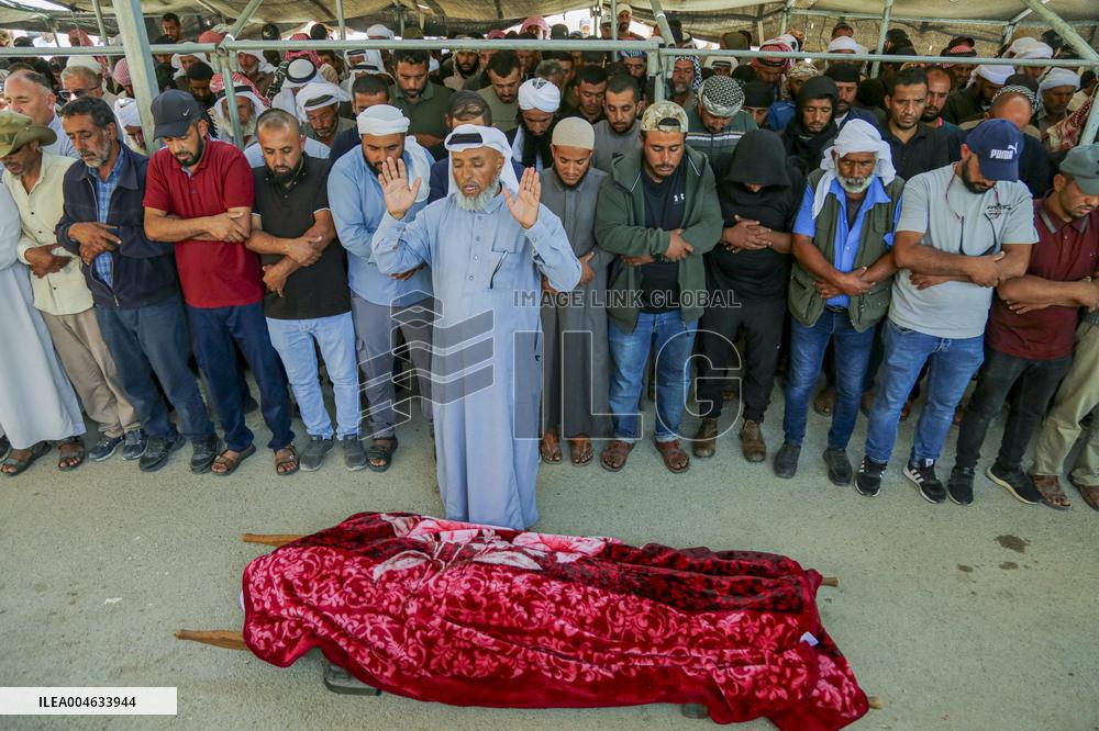 Palestinians Mourn Awda Al Hathalin