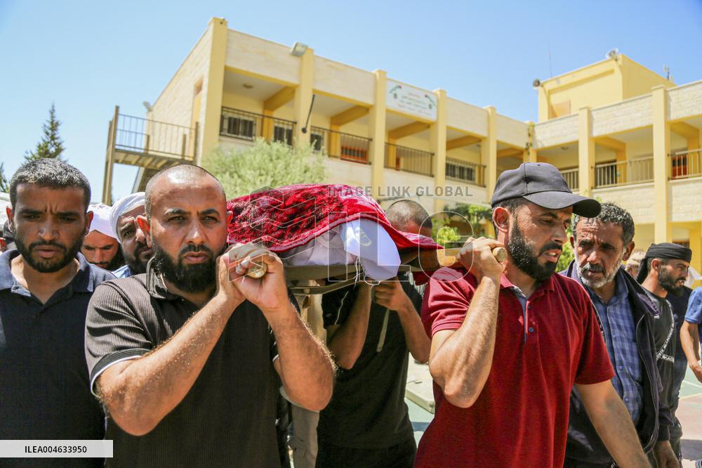 Palestinians Mourn Awda Al Hathalin