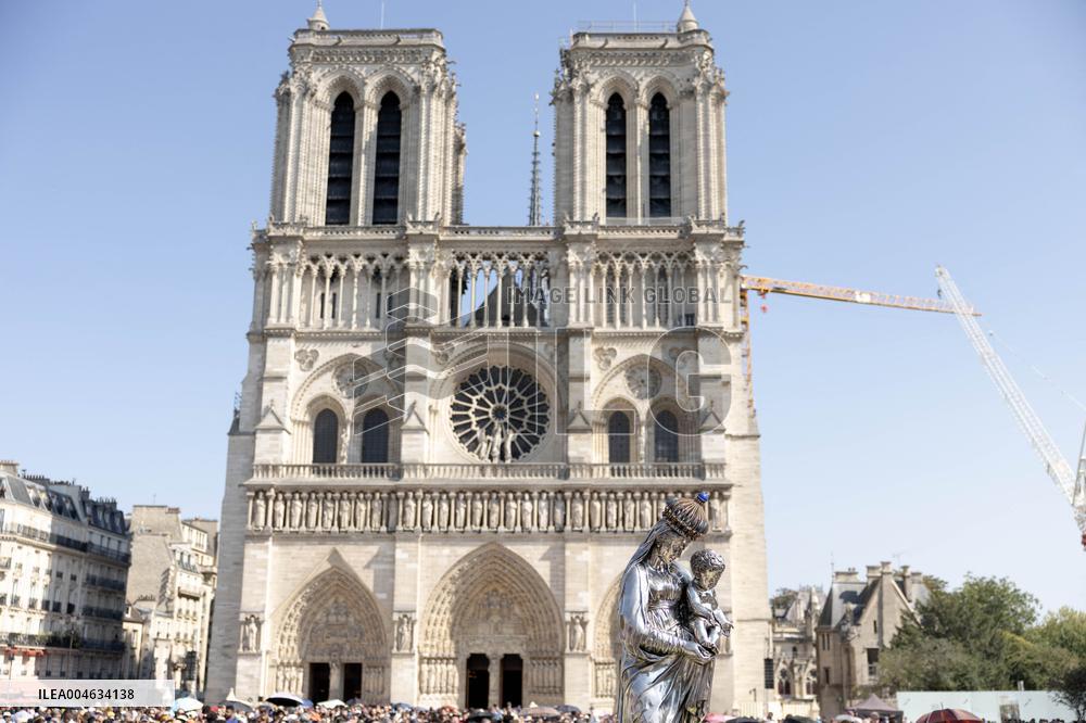 Assumption procession at Notre-Dame de Paris Cathedral - Paris AJ