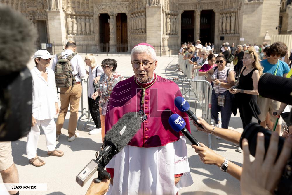 Assumption procession at Notre-Dame de Paris Cathedral - Paris AJ