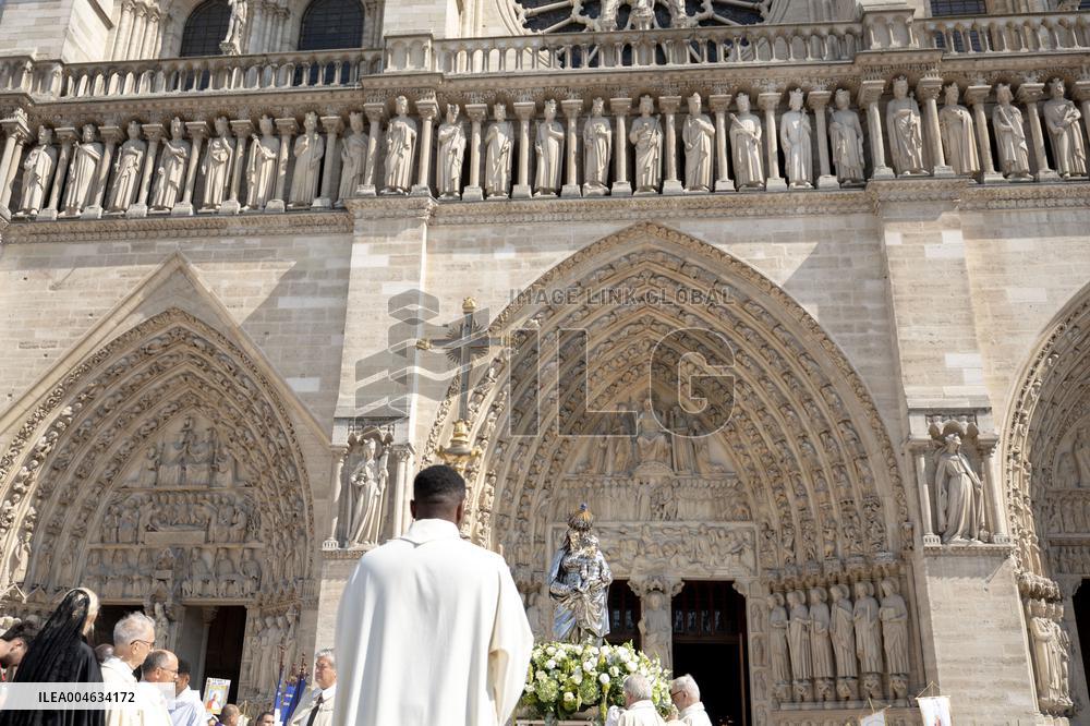 Assumption procession at Notre-Dame de Paris Cathedral - Paris AJ