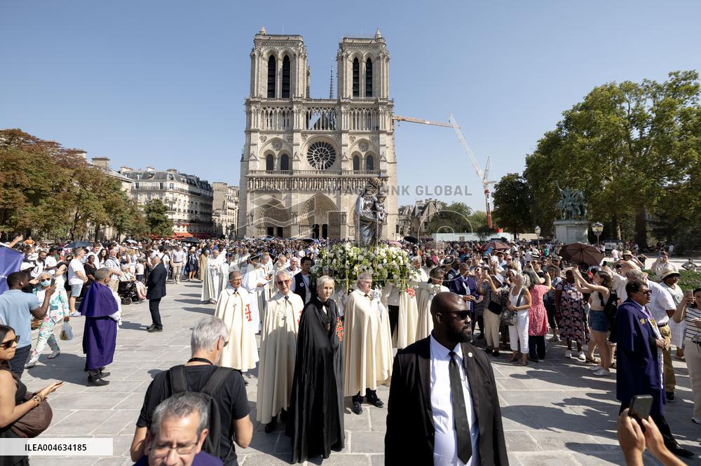 Assumption procession at Notre-Dame de Paris Cathedral - Paris AJ