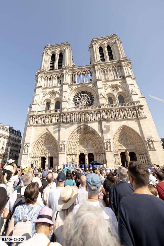 Assumption procession at Notre-Dame de Paris Cathedral - Paris AJ