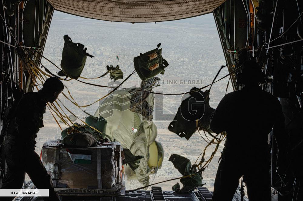 Jordanian Airdrop Aid in Gaza - Gaza