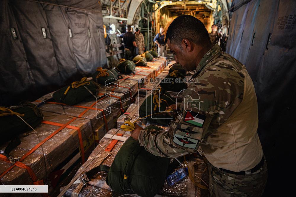 Jordanian Airdrop Aid in Gaza - Gaza