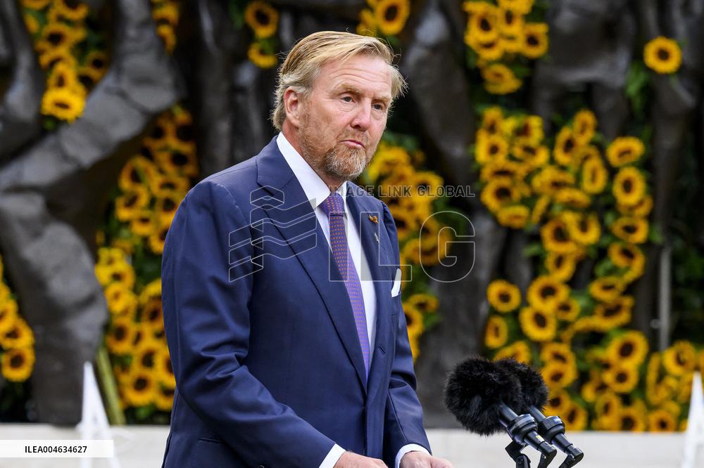 King Willem-Alexander and PM Schoof Commemorate 80th Anniversary of WWII End - The Hague