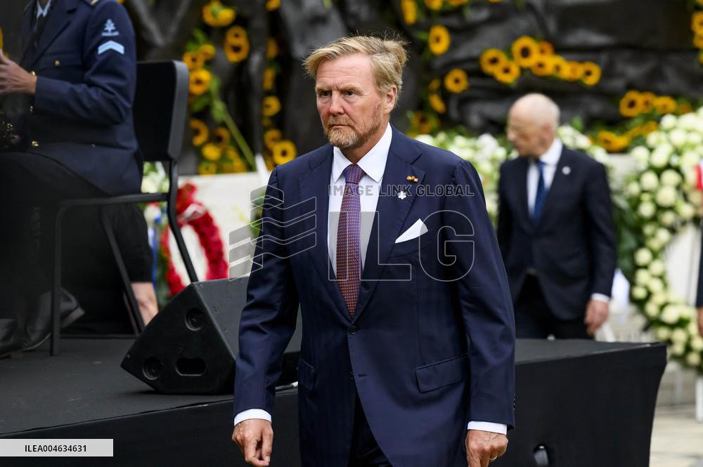 King Willem-Alexander and PM Schoof Commemorate 80th Anniversary of WWII End - The Hague