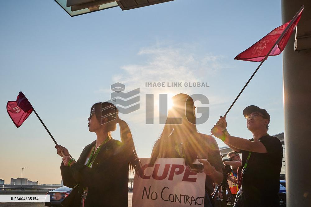 Air Canada Flight Attendants Strike at Toronto Airport - Canada