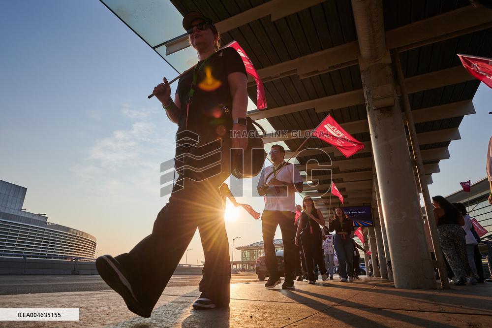 Air Canada Flight Attendants Strike at Toronto Airport - Canada