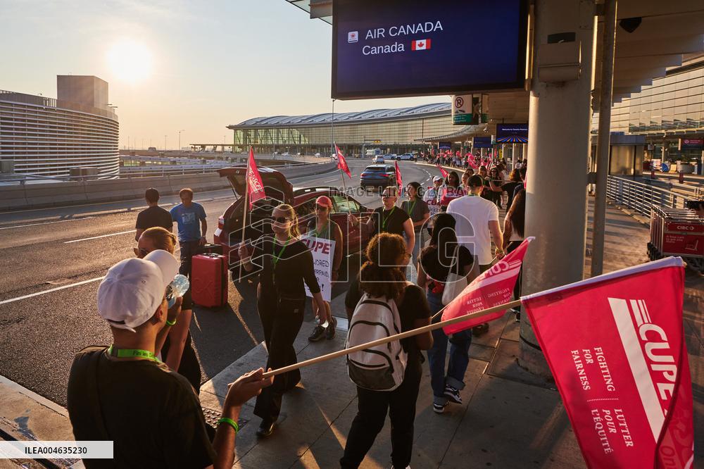 Air Canada Flight Attendants Strike at Toronto Airport - Canada