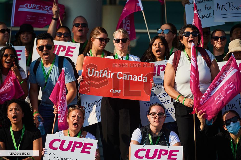 Air Canada Flight Attendants Strike - Toronto